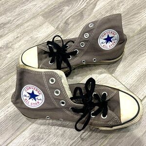 GREY HIGH RISE CONVERSE WOMENS SIZE 7